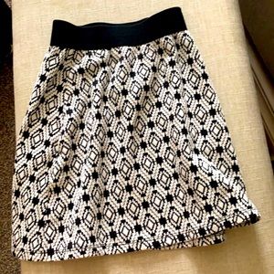 Black and white patten skirt